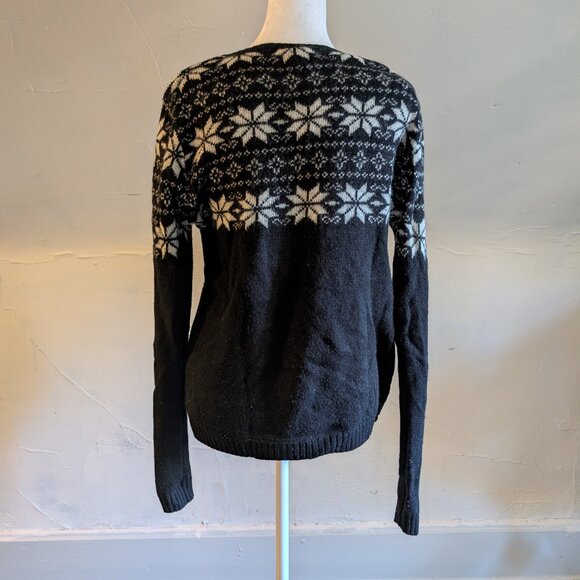 forever 21 black fair isle snowflake christmas sweater (medium) - Picture 5 of 6